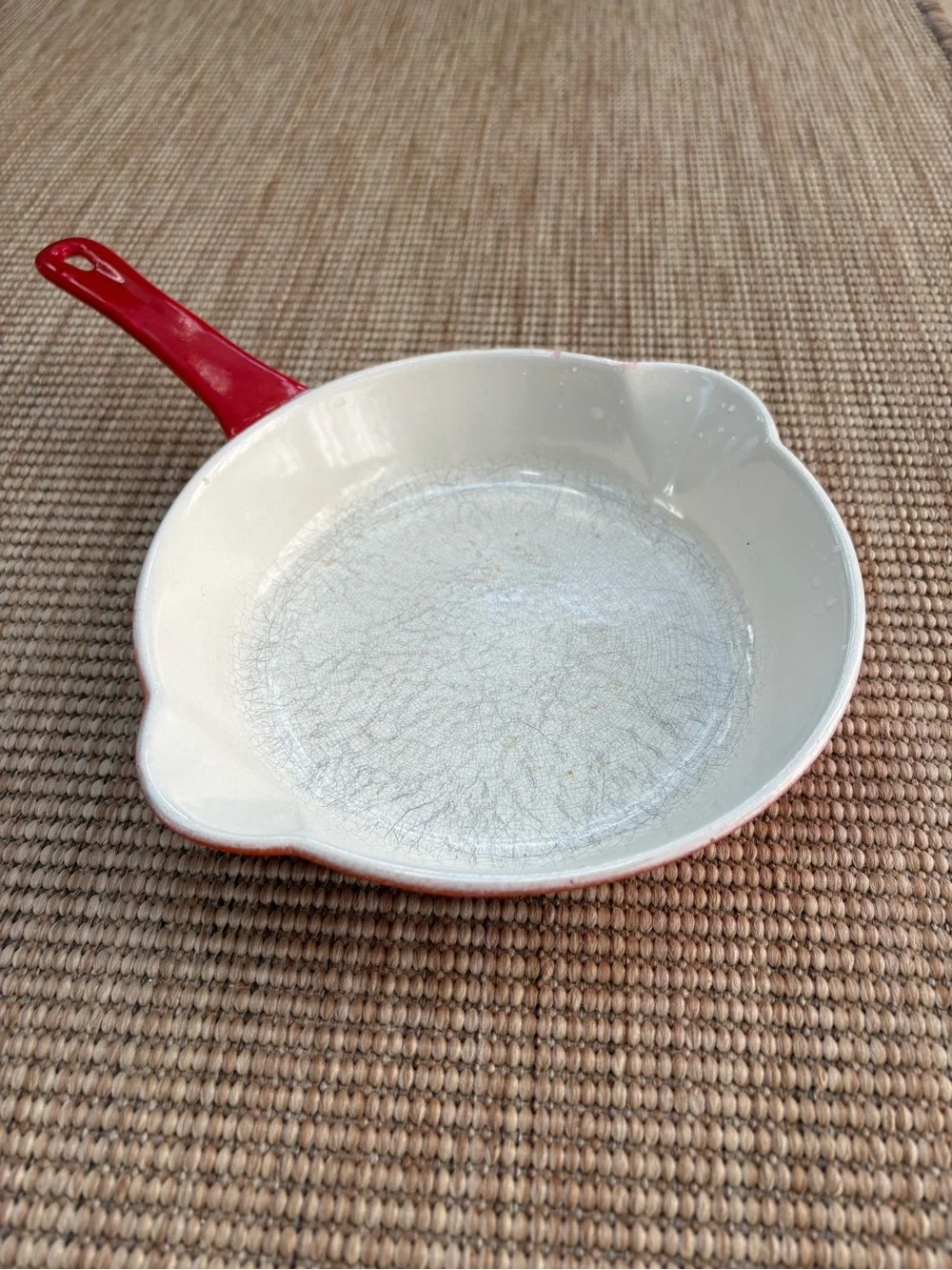 Le Creuset descoware flame
